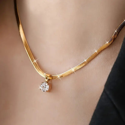 Elegant Rhinestone Pendant Necklace | Gold